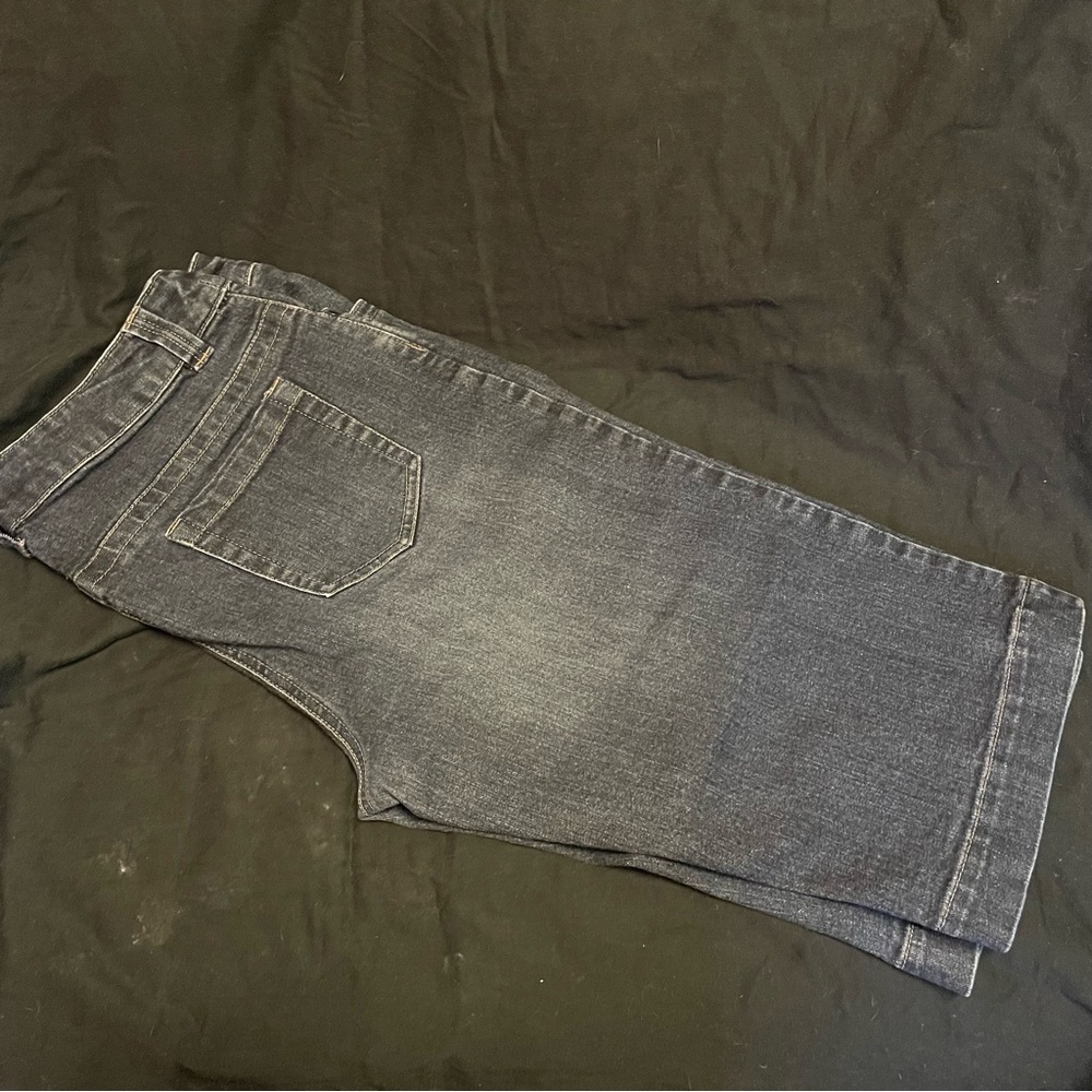 Contrast Denim Capri Jeans